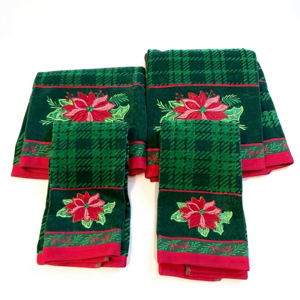 Christmas Poinsettia Embroidered Green Towel Set | 4-Piece Bathroom Set